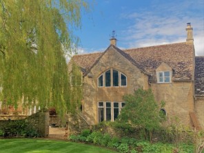 4 Bedroom Luxury Barn Conversion with Hot Tub near Burford, Gloucestershire Cotswolds, England